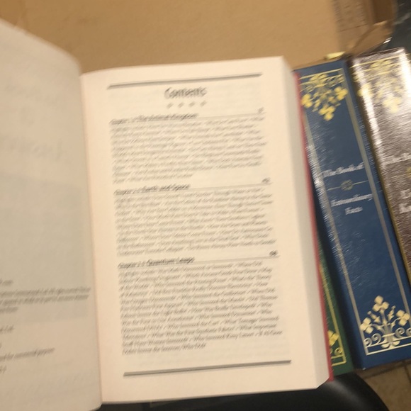 Set of Six interesting fact books. - Picture 3 of 14